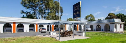 Rest Motels Naracoorte - Airlie Beach Holiday 2
