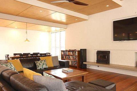 A PERFECT STAY - Cavvanbah Seaside Cottage - Airlie Beach Holiday 3