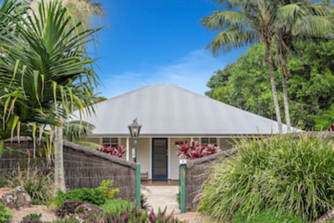 A PERFECT STAY - Cavvanbah Seaside Cottage - Airlie Beach Holiday 0