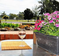 Sunflower Motel - Airlie Beach Holiday