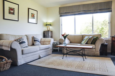 FALMOUTH Seadrift Cottage - Airlie Beach Holiday 0