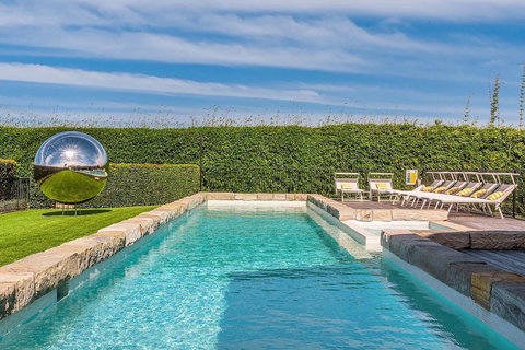 A PERFECT STAY - Villa St Helena - Airlie Beach Holiday 4