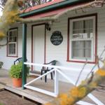 Coonawarras Pyrus Cottage - Airlie Beach Holiday 0