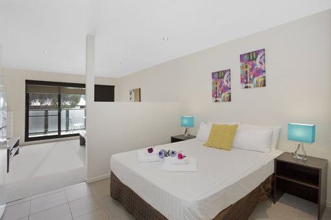 Astra Apartments Glen Waverley At VIQI - Airlie Beach Holiday 1