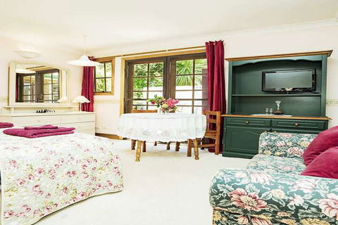 Kalimna Spa Room - Airlie Beach Holiday 4