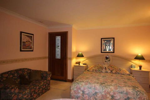 Kalimna Spa Room - Airlie Beach Holiday 3