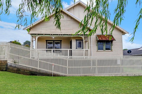 Catherine Normane Holiday House - Airlie Beach Holiday 1