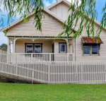 Catherine Normane Holiday House - Airlie Beach Holiday