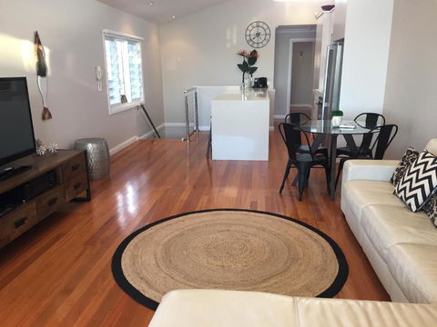 Waterfront Dream Vincentia - Airlie Beach Holiday 1