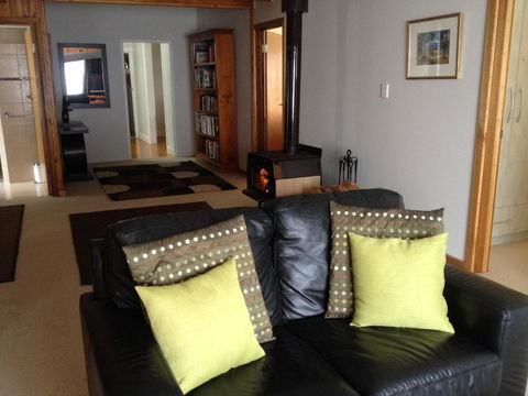 Girraween House - Airlie Beach Holiday 6