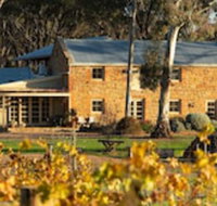 Byronsvale Vineyard and Accommodation - Airlie Beach Holiday