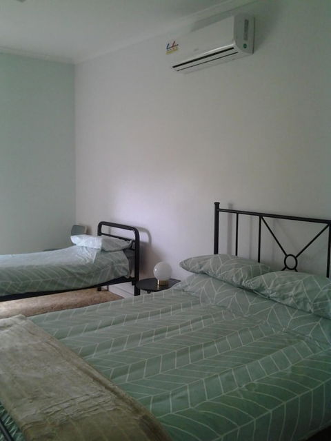 Hilltop Escape B&B - Airlie Beach Holiday 5