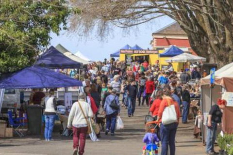 Abelia Lakeside No 2 Big Spa COTTAGE - Airlie Beach Holiday 5