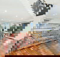 JOHANSSONS PERCH COTTAGE - Airlie Beach Holiday