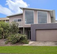 ESCAPE 2 BROPHY - Airlie Beach Holiday