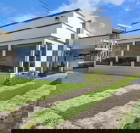 The Waves - Airlie Beach Holiday