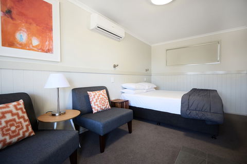 NRMA Bathurst Panorama Holiday Park - Airlie Beach Holiday 4