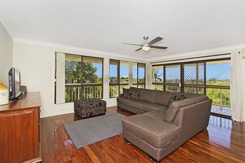 KINGSCLIFF HOLIDAY HOME On The HILL SYDS VIEW - Airlie Beach Holiday 4