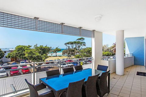 KINGSCLIFF OCEAN FRONT TERRACE 4 - Airlie Beach Holiday 1