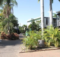Irish Club Accommodation - Airlie Beach Holiday