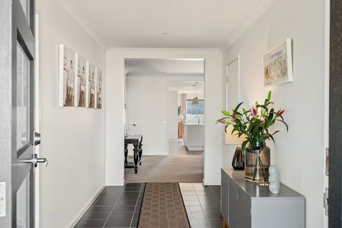 The Grampian Phillip Island - Airlie Beach Holiday 1