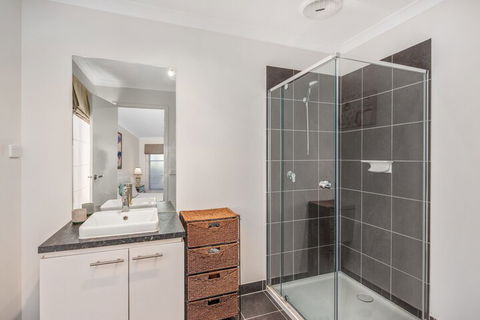 The Grampian Phillip Island - Airlie Beach Holiday 2