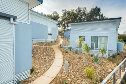 Albury Yalandra Apartment 2 - Airlie Beach Holiday 1