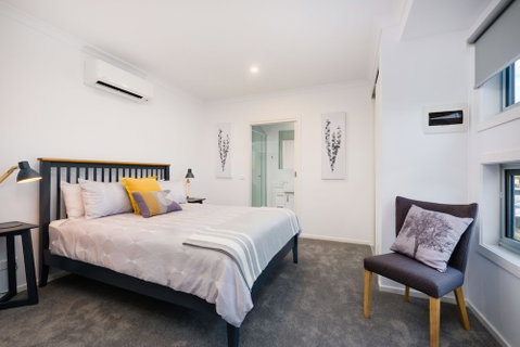 Albury Yalandra Apartment 2 - Airlie Beach Holiday 2