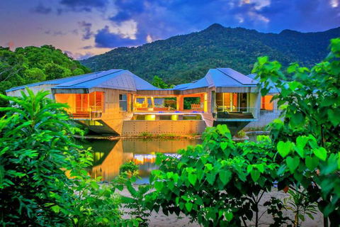 Alkira Award Winning Luxury Holiday Home - Airlie Beach Holiday 2