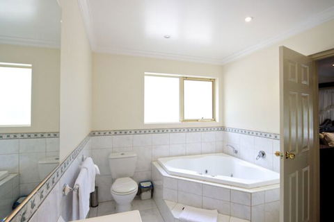 Sanctuary House Resort Motel - Airlie Beach Holiday 7