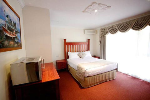 Sanctuary House Resort Motel - Airlie Beach Holiday 2