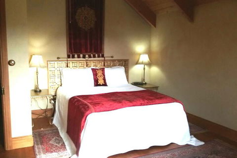 Kentisbury Country House - Airlie Beach Holiday 7