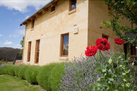 Kentisbury Country House - Airlie Beach Holiday 3