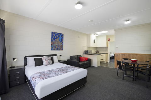 Hamilton Lakeside Motel - Airlie Beach Holiday 5