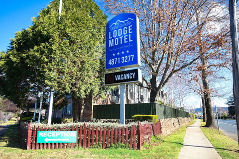 Grand Country Lodge Motel - Airlie Beach Holiday 2