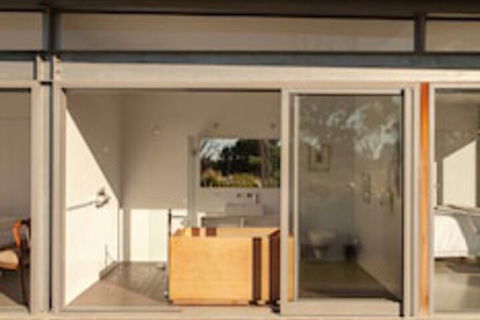 Avalon Coastal Retreat - Airlie Beach Holiday 1