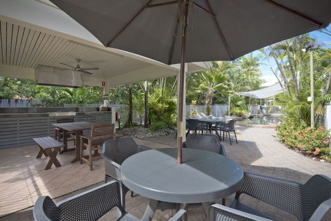 Tropical Nites - Airlie Beach Holiday 5