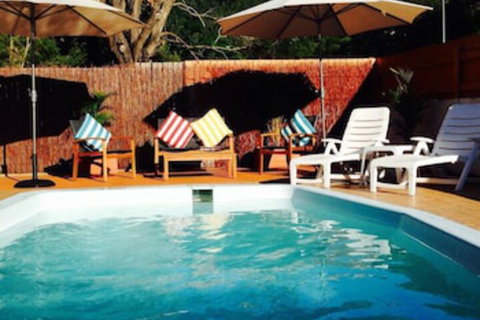 Paradise Court Holiday Units - Airlie Beach Holiday 0