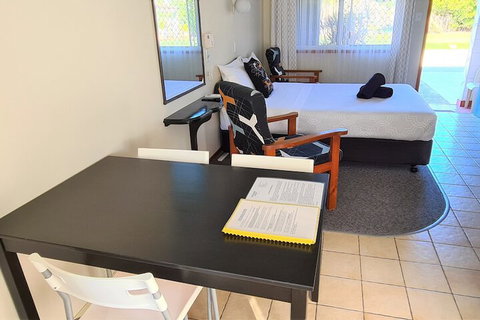 Paradise Court Holiday Units - Airlie Beach Holiday 3