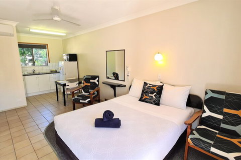 Paradise Court Holiday Units - Airlie Beach Holiday 6