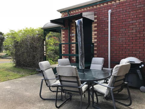 Fairy Wren Cottage Country To Coast Retreat - Airlie Beach Holiday 2