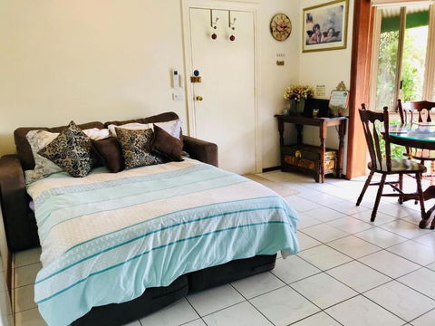 Fairy Wren Cottage Country To Coast Retreat - Airlie Beach Holiday 5