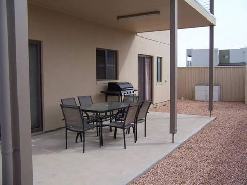 Relax On Par - Airlie Beach Holiday 4