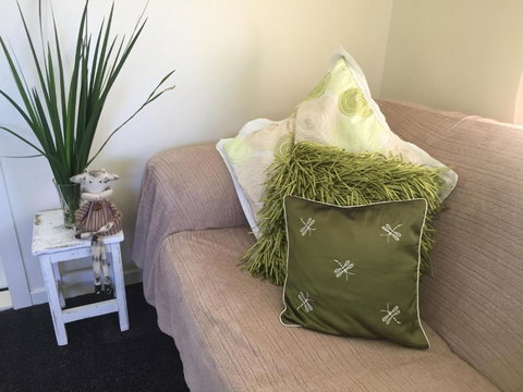 A Peaceful Cabin In The Country - Airlie Beach Holiday 5