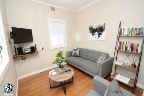 Just Renovated 2BR Cottage In Heart Of Wentworth - Airlie Beach Holiday 5