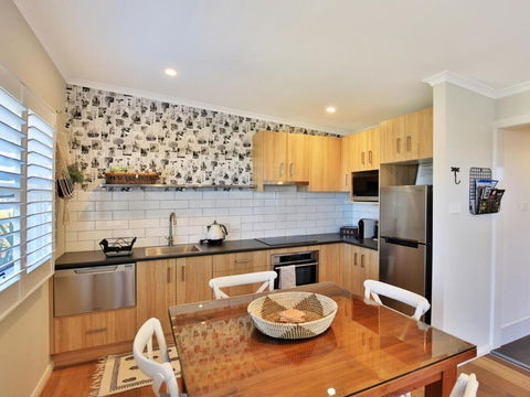 Jervis Bay Beach Shack Pet Friendly - Airlie Beach Holiday 1