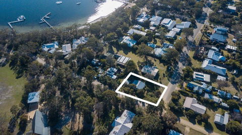 Kambera Pet Friendly Cottage On Raymond Island - Airlie Beach Holiday 3