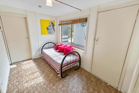 Kambera Pet Friendly Cottage On Raymond Island - Airlie Beach Holiday 5