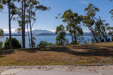 Fairwinds Tasmania - Airlie Beach Holiday 2