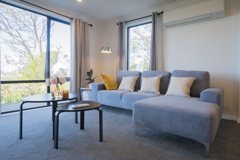 Amazing Sea Views Luxury Guest House - Airlie Beach Holiday 6